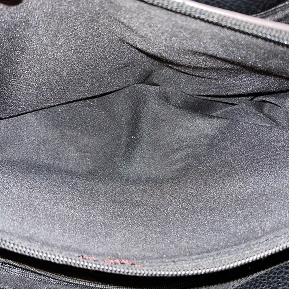 Liz Claiborne Black Purse. Center zip, very roomy. Never been used. - Picture 7 of 12